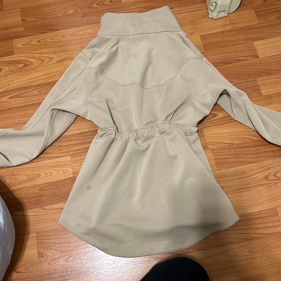 Lululemon Softstreme Cinch-Waist Jacket - Picture 2 of 5